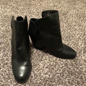 1-state black booties